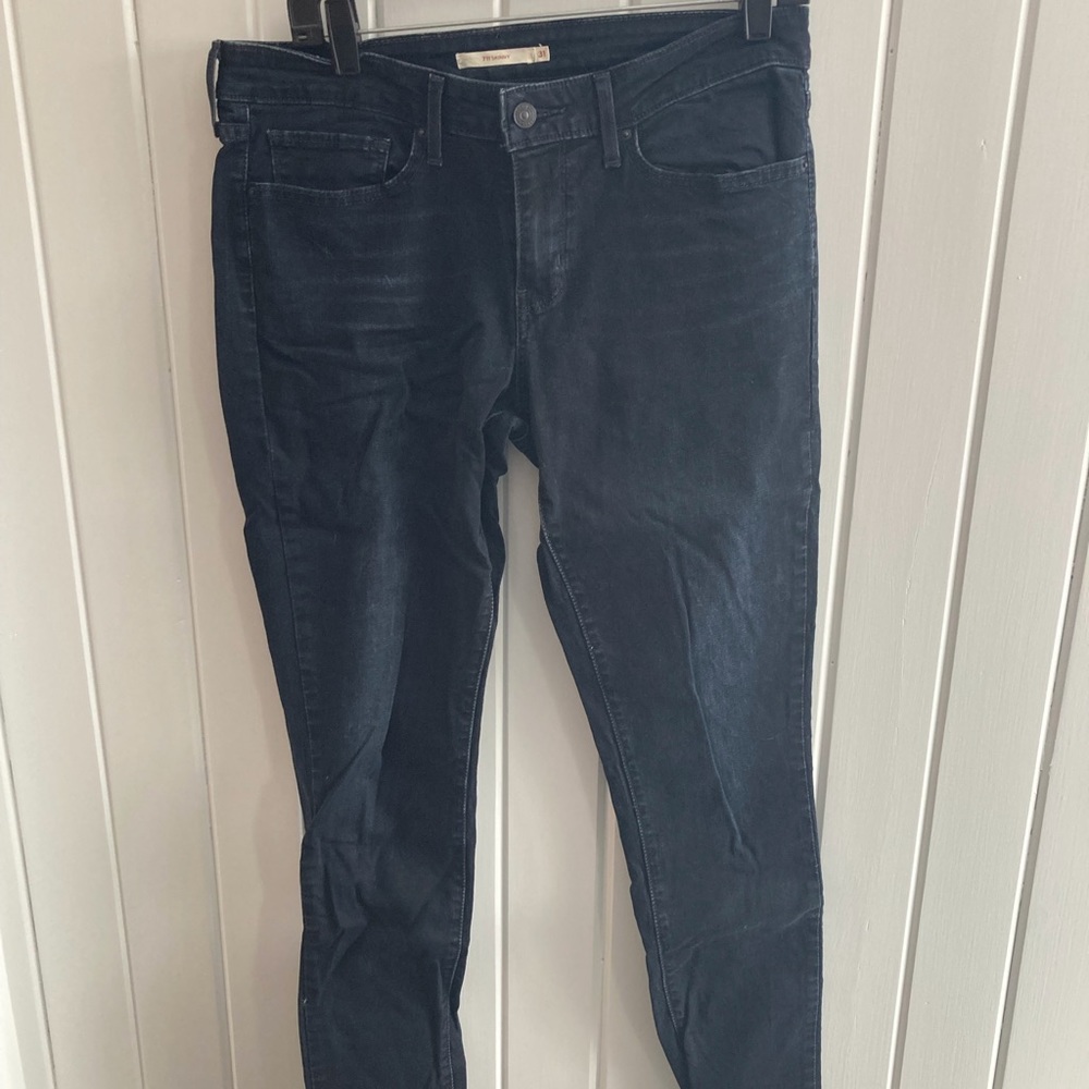 Levi’s 711 skinny jeans